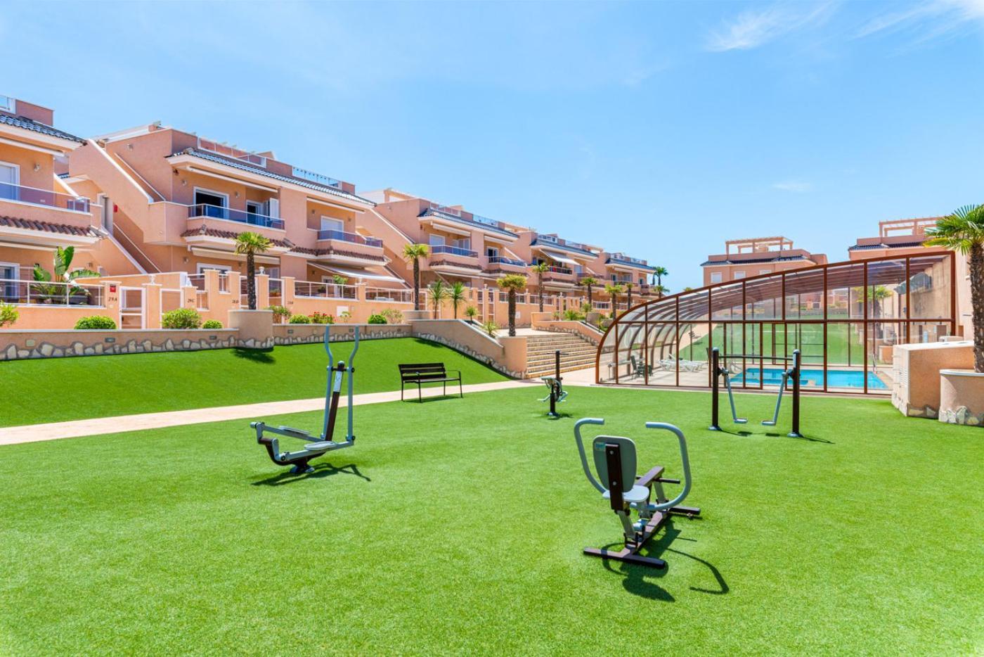 Apartments Punta Prima Indoor & Outdoor Pool 또레비에하 외부 사진