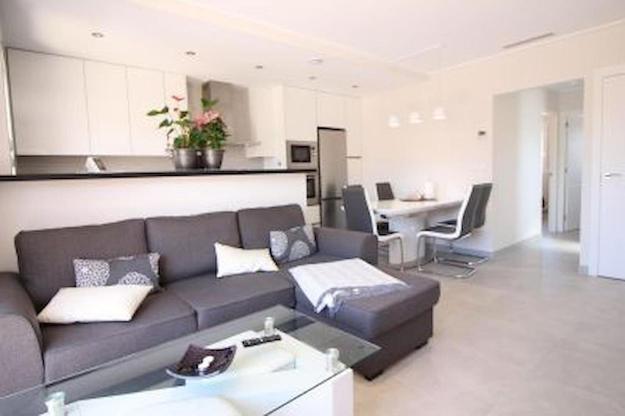 Apartments Punta Prima Indoor & Outdoor Pool 또레비에하 외부 사진