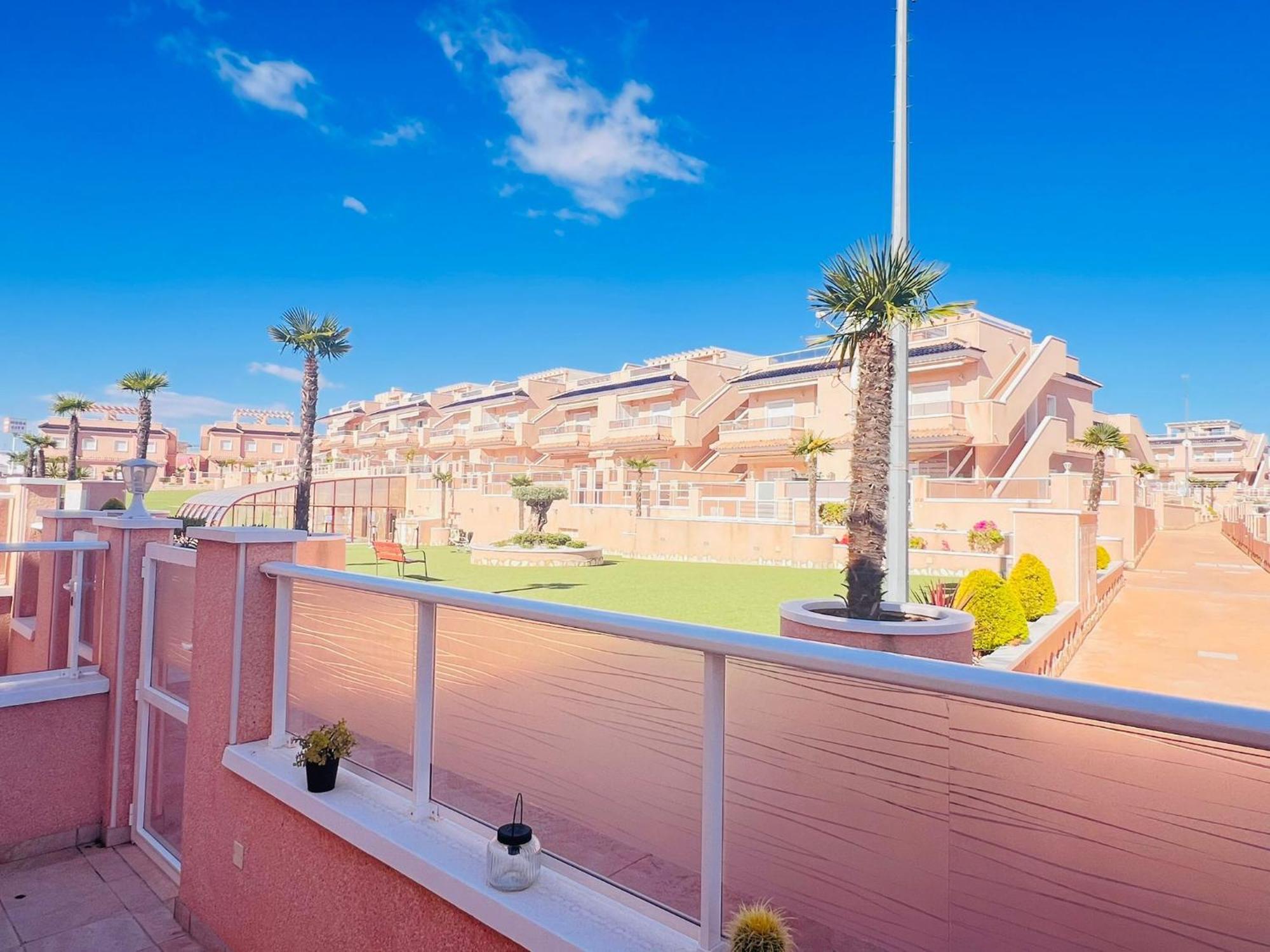 Apartments Punta Prima Indoor & Outdoor Pool 또레비에하 외부 사진