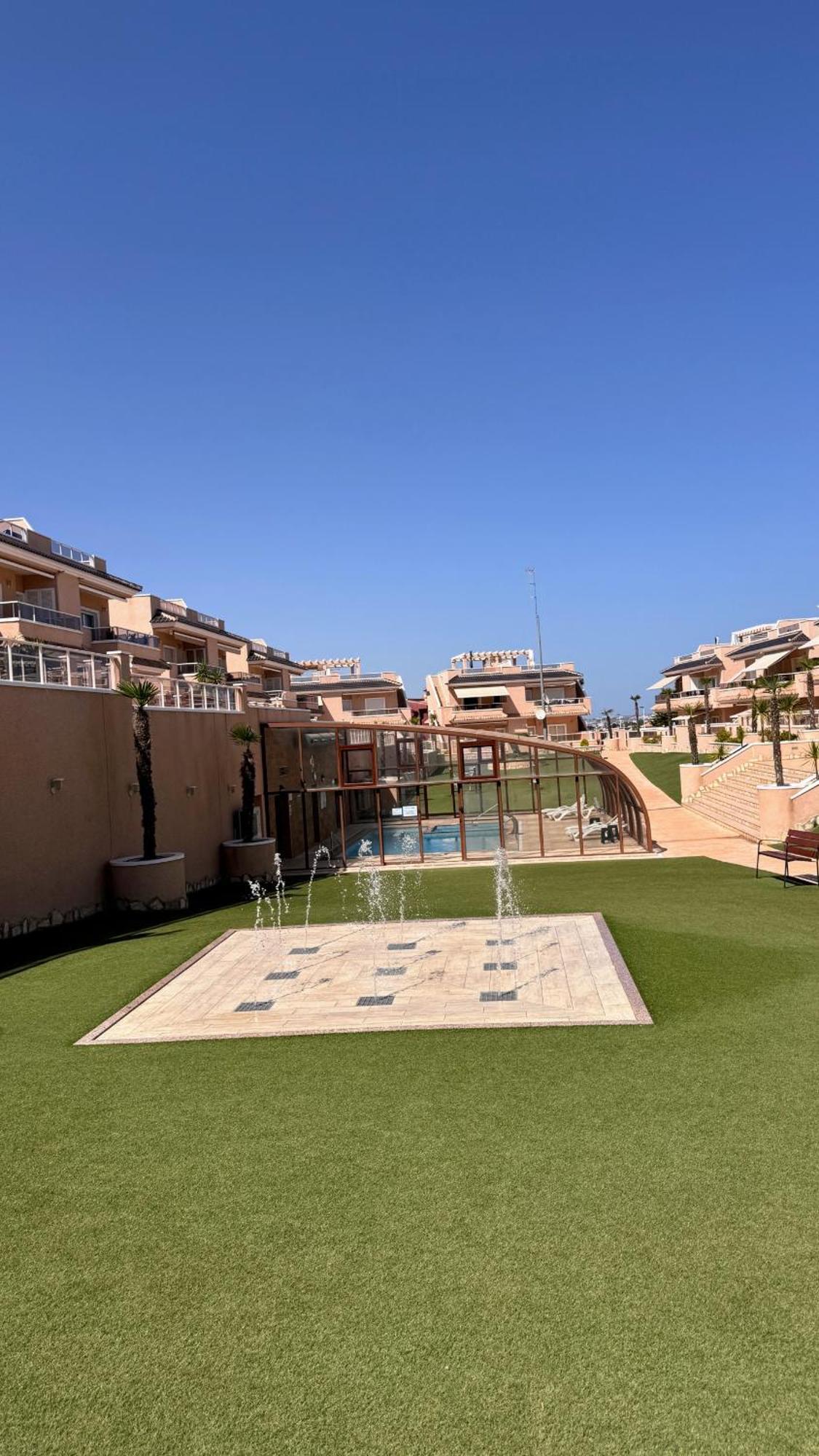 Apartments Punta Prima Indoor & Outdoor Pool 또레비에하 외부 사진