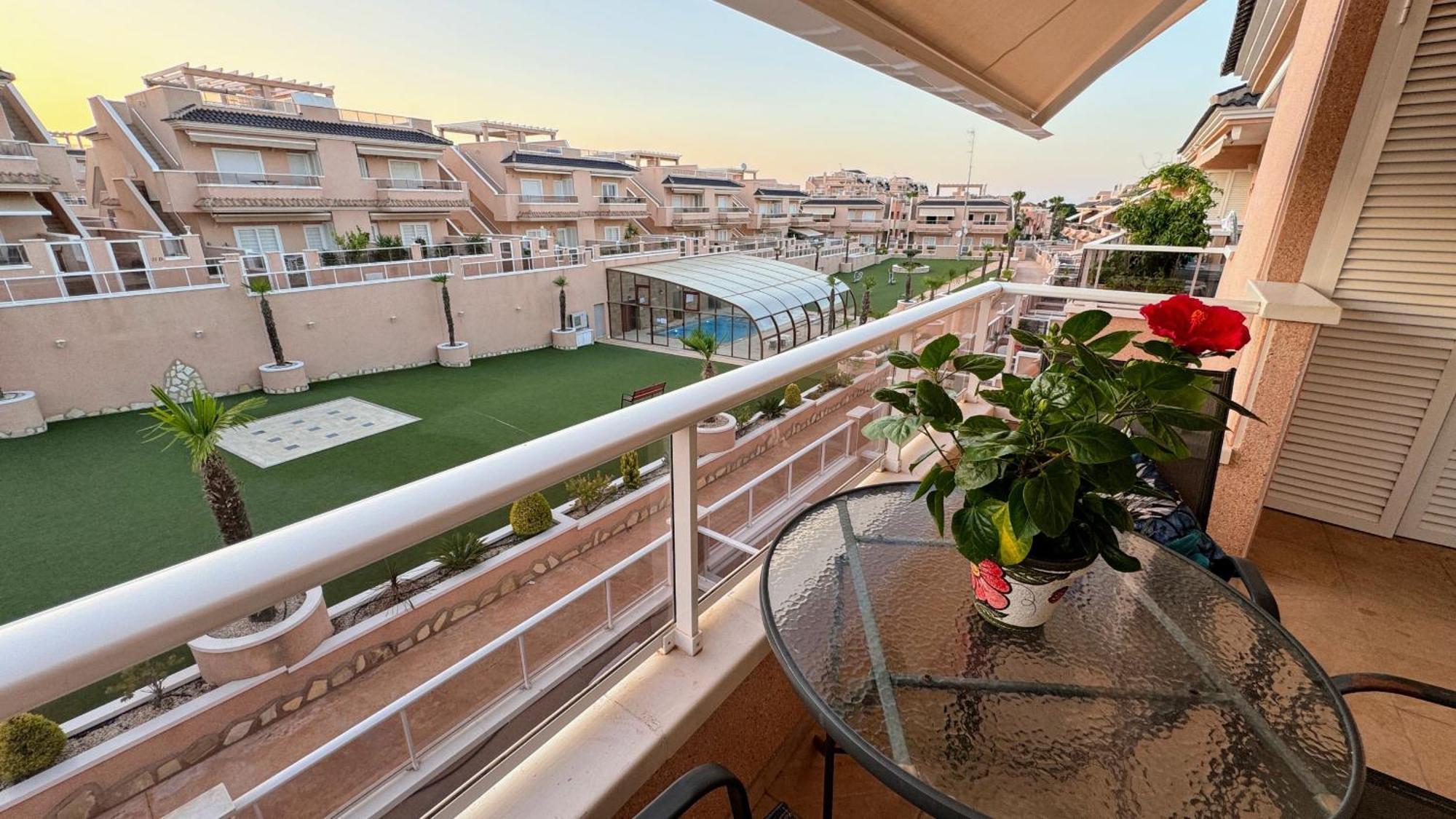 Apartments Punta Prima Indoor & Outdoor Pool 또레비에하 외부 사진