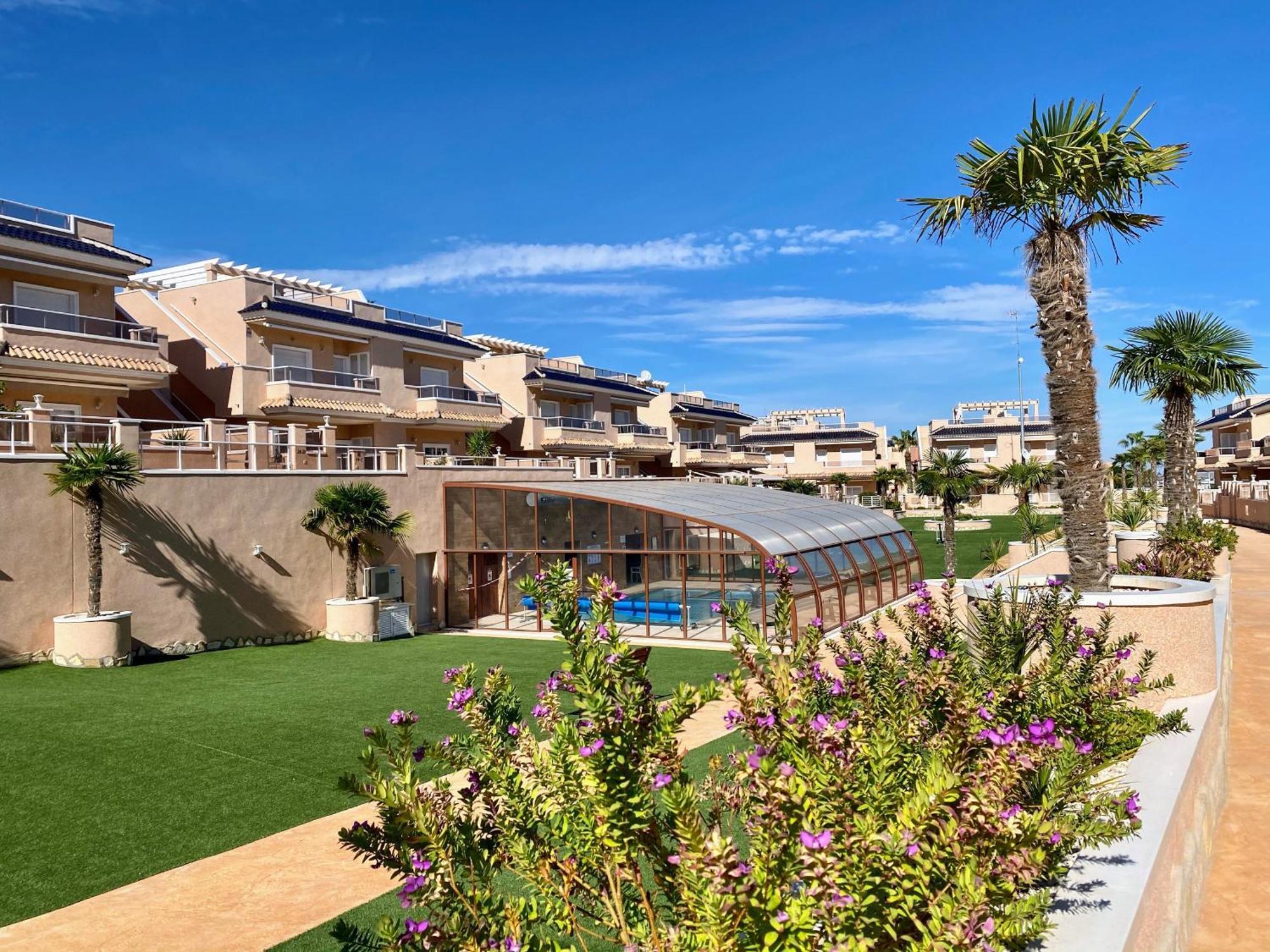 Apartments Punta Prima Indoor & Outdoor Pool 또레비에하 외부 사진