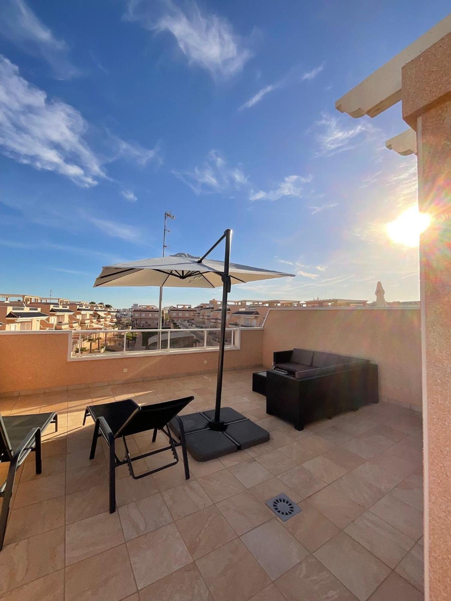 Apartments Punta Prima Indoor & Outdoor Pool 또레비에하 외부 사진
